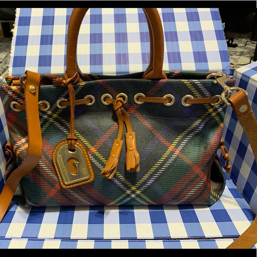 Dooney & Bourke purse in GUC
